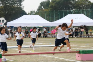 運動会　障害物競走