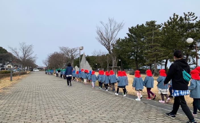 園外での保育の様子